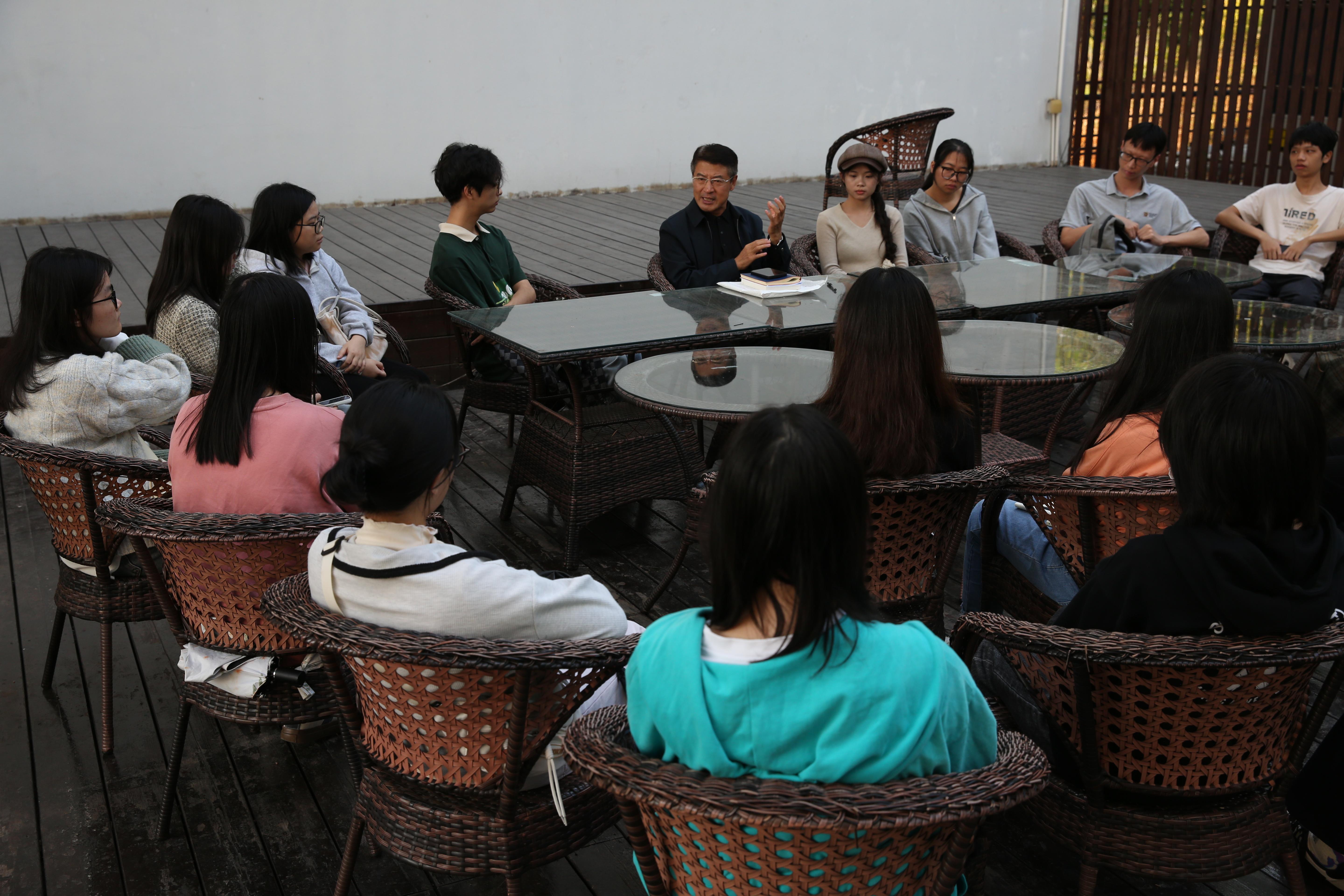 玉林师范学院文学与传媒学院召开2022级